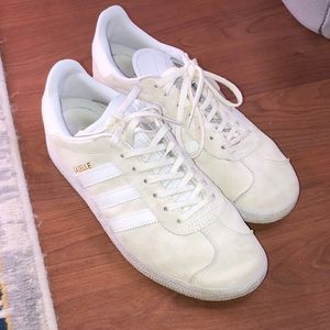 Beige Adidas Gazelle Sneakers